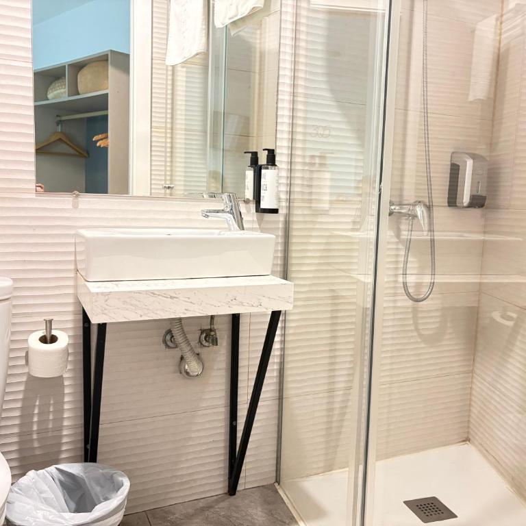 YIT Puerta Bisagra - Habitación Doble - 1 o 2 camas - 20