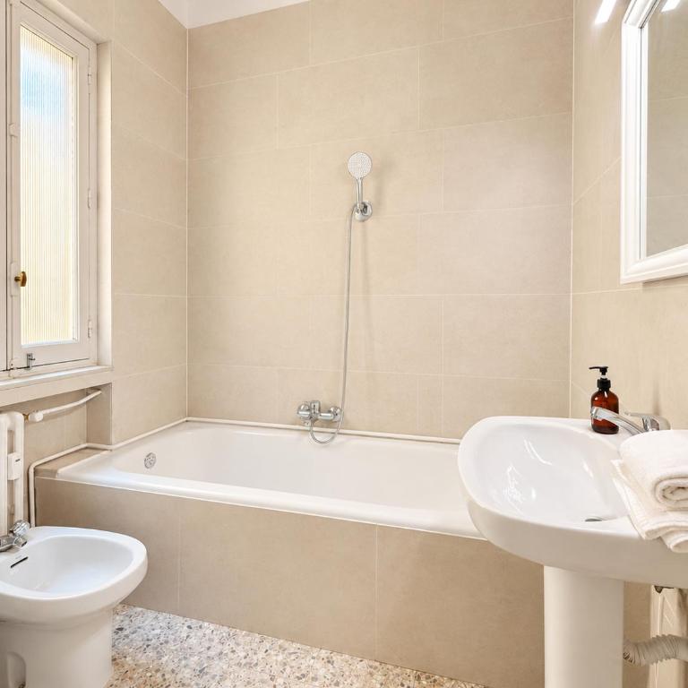 Céntrico y madrileño para 8, vive la Latina - Appartement Classique - 4