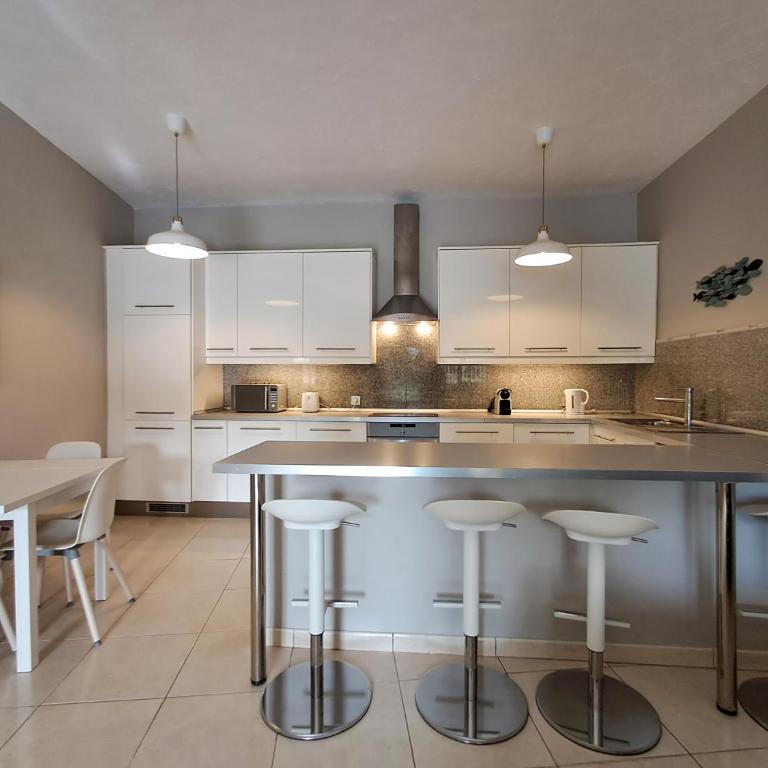 Marbesa Paradise by the Beach with Pool View - Apartamento de 2 dormitorios con vistas a la piscina - 12