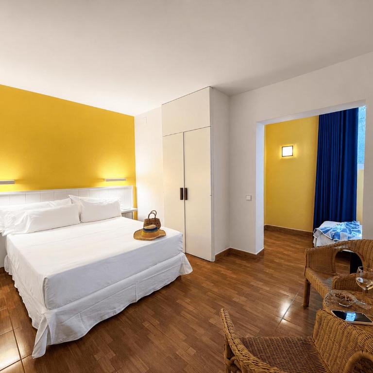 Hotel Cadaqués1962 by Fimedhotels - Habitación Triple sin terraza - 3