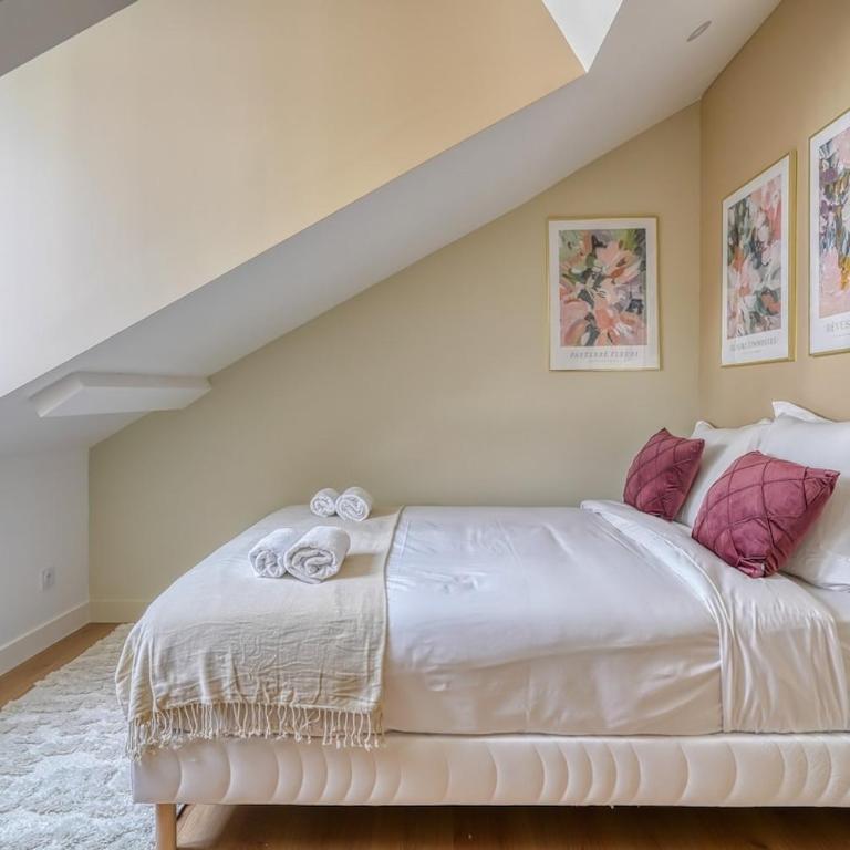 3 bedroom apartment at Commerce Paris 15 with AC for 6 Pers - Appartement 3 Chambres - 6