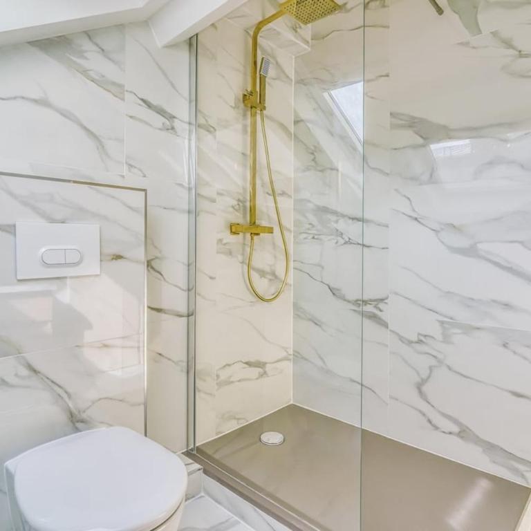 3 bedroom apartment at Commerce Paris 15 with AC for 6 Pers - Appartement 3 Chambres - 21