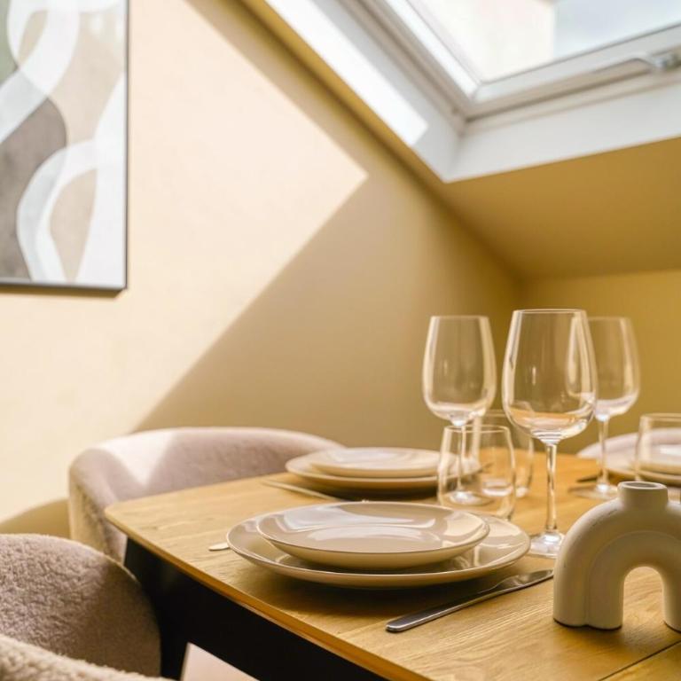 3 bedroom apartment at Commerce Paris 15 with AC for 6 Pers - Appartement 3 Chambres - 27