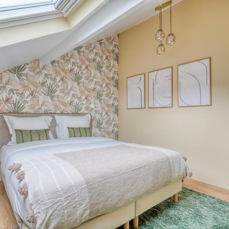 3 bedroom apartment at Commerce Paris 15 with AC for 6 Pers - Appartement 3 Chambres - 30