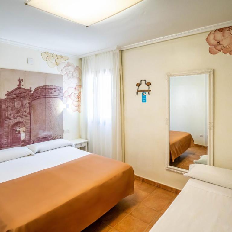 YIT Puerta Bisagra - Habitación Doble con cama supletoria - 11