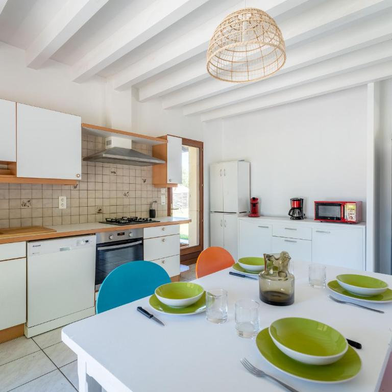 Maison au bord du lac de Biscarrosse - 6 pers - Jardin et parking - Proche pistes cyclables - FR-1-319-511 - Maison 3 Chambres - 25