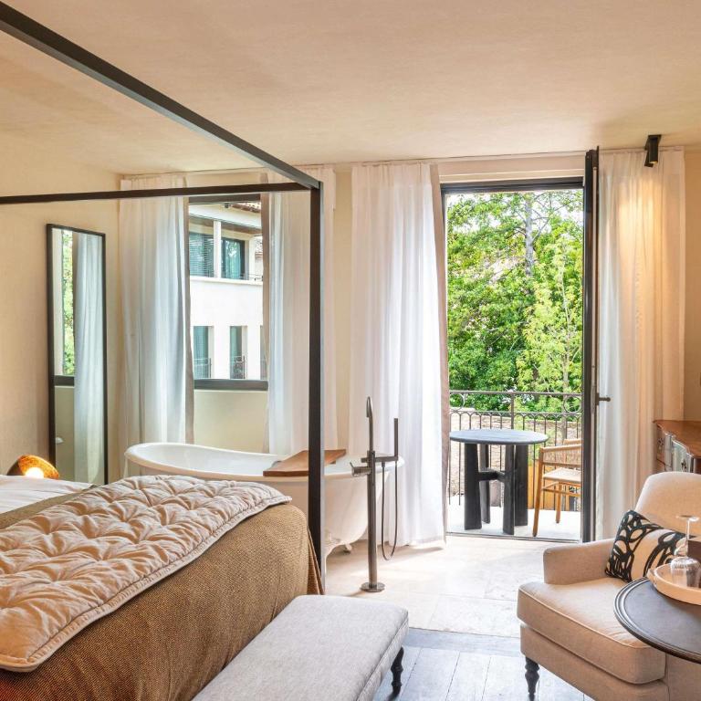 L'Isle de Leos Hotel & Spa - MGallery Collection - Suite Junior King-size avec Balcon et Vue sur la Piscine - 1