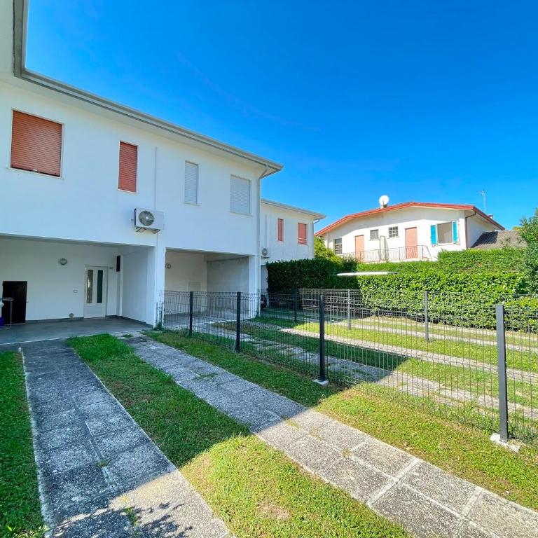 Cozy villa with private garden-Beahost - Villa - 11