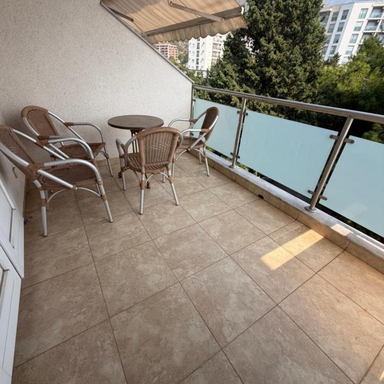 Tamara's Sea View Apartment in Bečići - Apartman sa 1 Spavaćom Sobom - 11