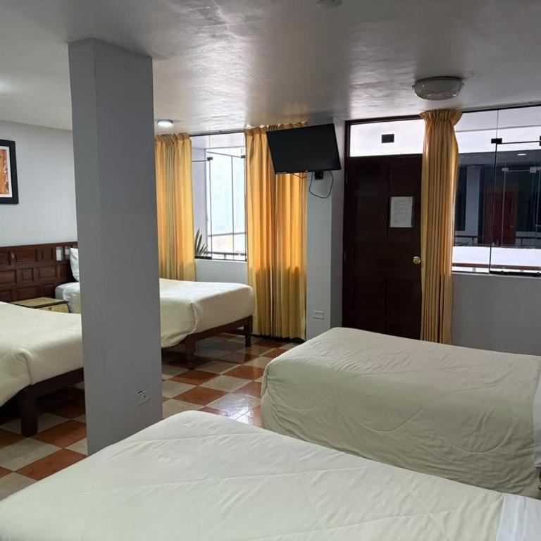 Hotel Haylli - Habitación Cuádruple Económica - 1