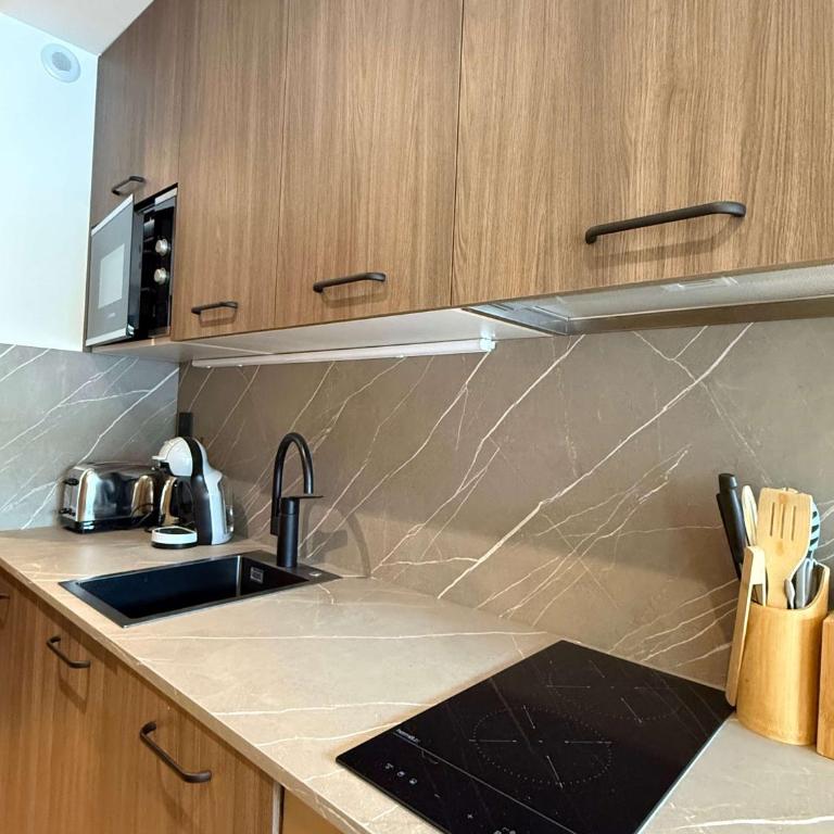 Residence Les Olympiades, Ski In-Out with WiFi in Val Thorens, "V19, V20, V21" by Versant Collection - Appartamento con 1 Camera da Letto, Balcone e Vista Montagna - 1