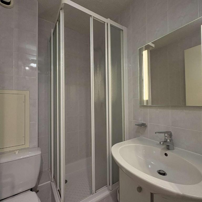 Appartement Montgenèvre - 2 chambres, balcon, lave-linge, TV - Appartement 1 Chambre - 8