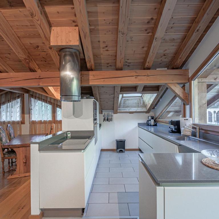 Superbe chalet 4 étoiles 8 pers, proche pistes, Wi-Fi, parking - FR-1-343-184 - Three-Bedroom Chalet - 8