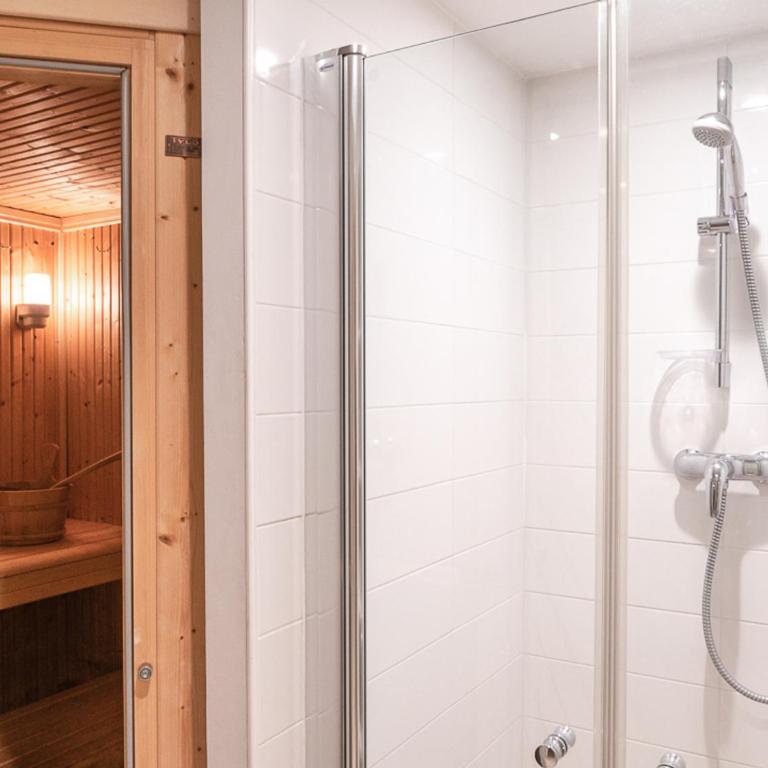 Superbe chalet 4 étoiles 8 pers, proche pistes, Wi-Fi, parking - FR-1-343-184 - Three-Bedroom Chalet - 19