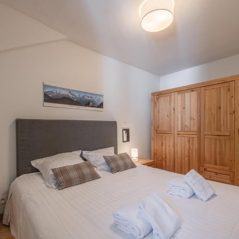 Appartement 3P Chamonix, Proche Pistes, Animaux Bienvenus, Parking, WiFi - Two-Bedroom Apartment - 14