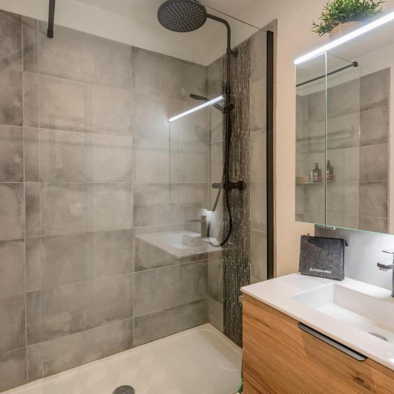 Appartement spacieux avec parking et animaux admis, proche de Chamonix - FR-1-343-273 - Two-Bedroom Apartment - 11