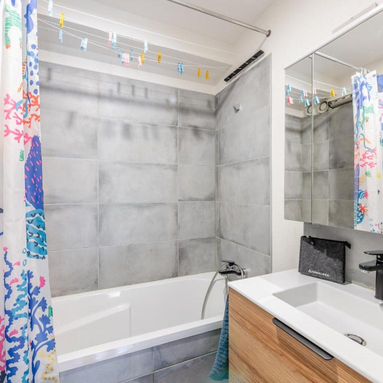 Appartement spacieux avec parking et animaux admis, proche de Chamonix - FR-1-343-273 - Two-Bedroom Apartment - 14