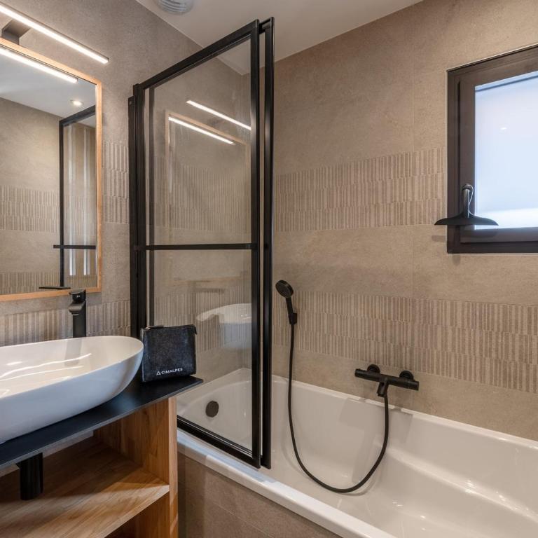 Chalet avec jacuzzi et animaux admis, vue Mont-Blanc - FR-1-343-259 - Chalet 3 Chambres - 13