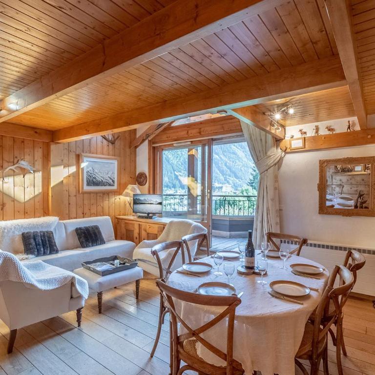 Bel appartement duplex pour 8, proche pistes à Chamonix avec wifi et parking - FR-1-343-188 - Three-Bedroom Apartment - 1