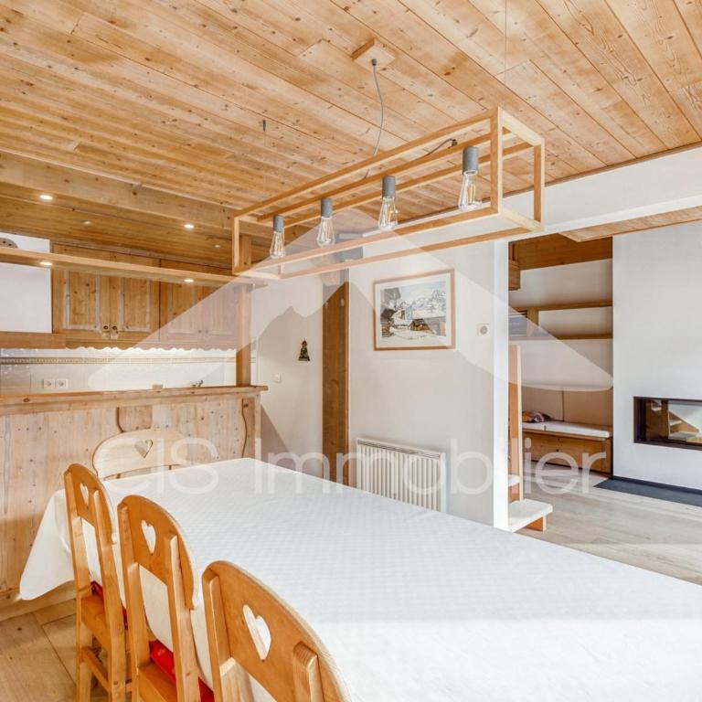 Appartement lumineux 4 pièces à Méribel avec mezzanine, wifi et parking, proche pistes - FR-1-411-736 - Appartement 3 Chambres - 16