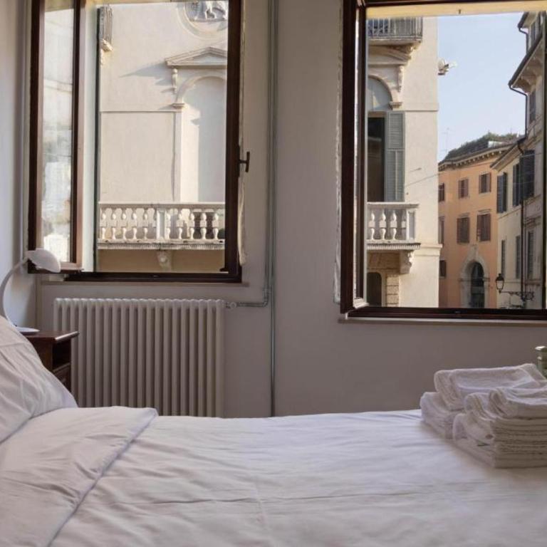 Il Cardo - Three-Bedroom Apartment with Balcony - 1