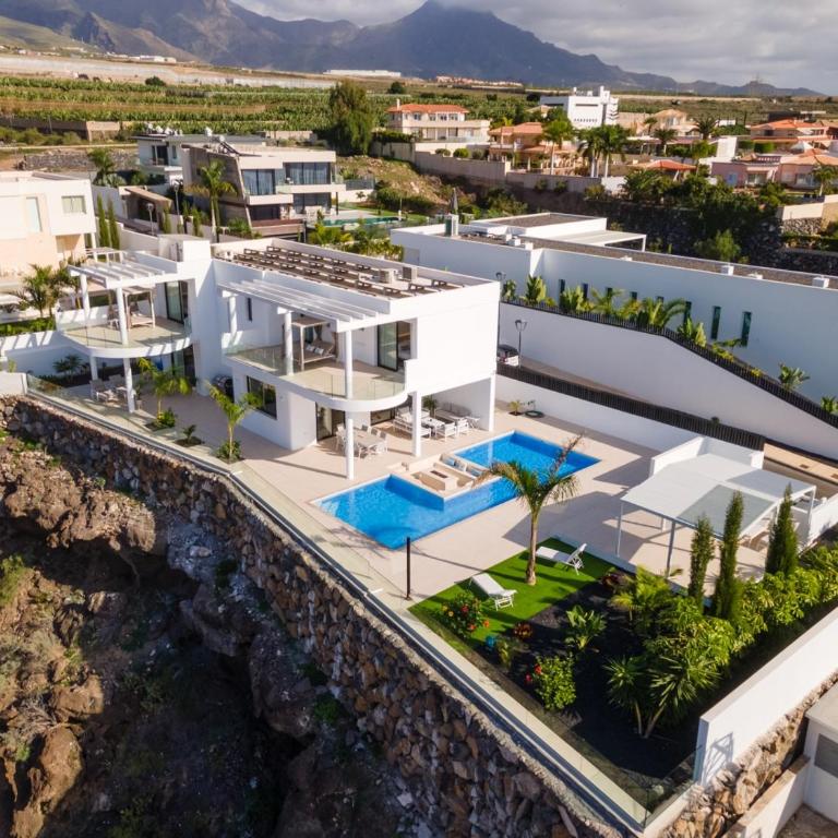 Luxury Villa Andrea - Seaviews - Panoramic Seaviews - Heated Private Pool - Villa - 1
