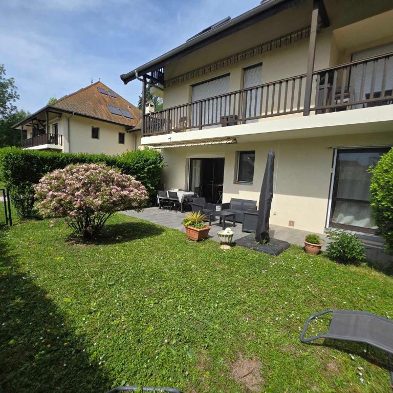 Confort moderne avec piscine et jardin, proche lac - Appartement 3 Chambres - 14