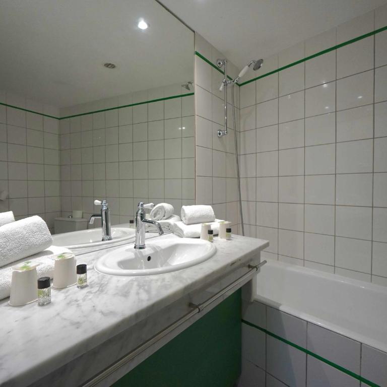 Hôtel Le Moderne - Chambre Triple - 13