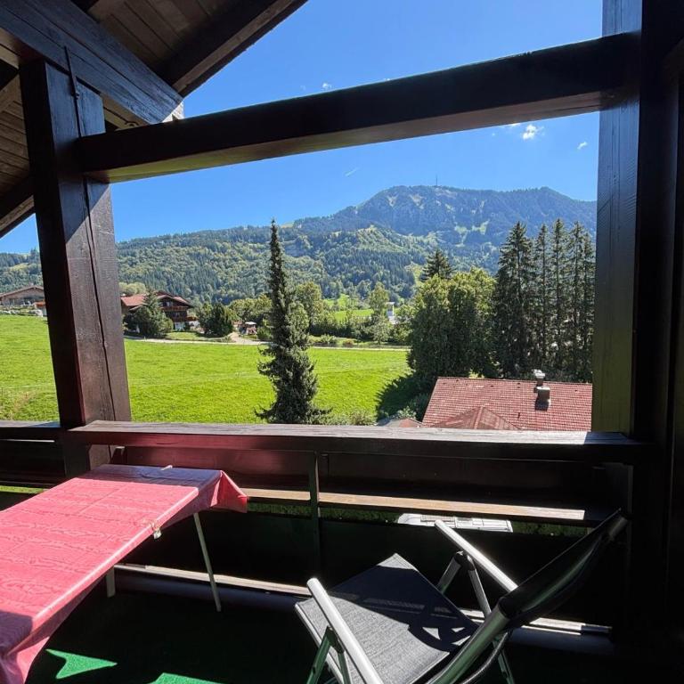 Ferienwohnung Grüntenausblick Bergblick & 2 Balkone im Allgäu - Apartment mit 1 Schlafzimmer, Balkon und Bergblick - 3