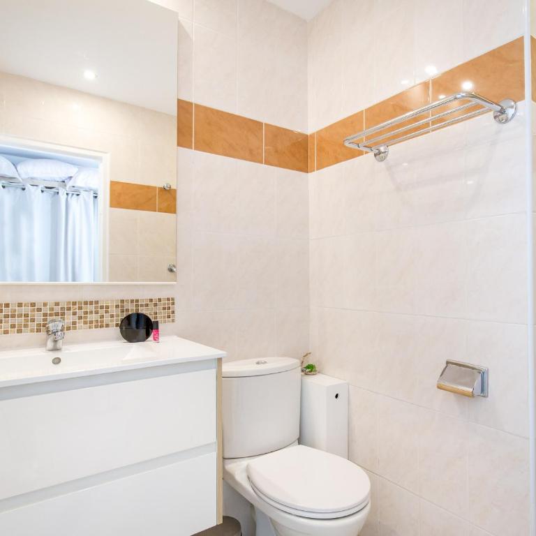 Studio Climatisé pour 3, Face Est, à 50m Plage et Proche Commerces - FR-1-466A-23 - Studio - 9