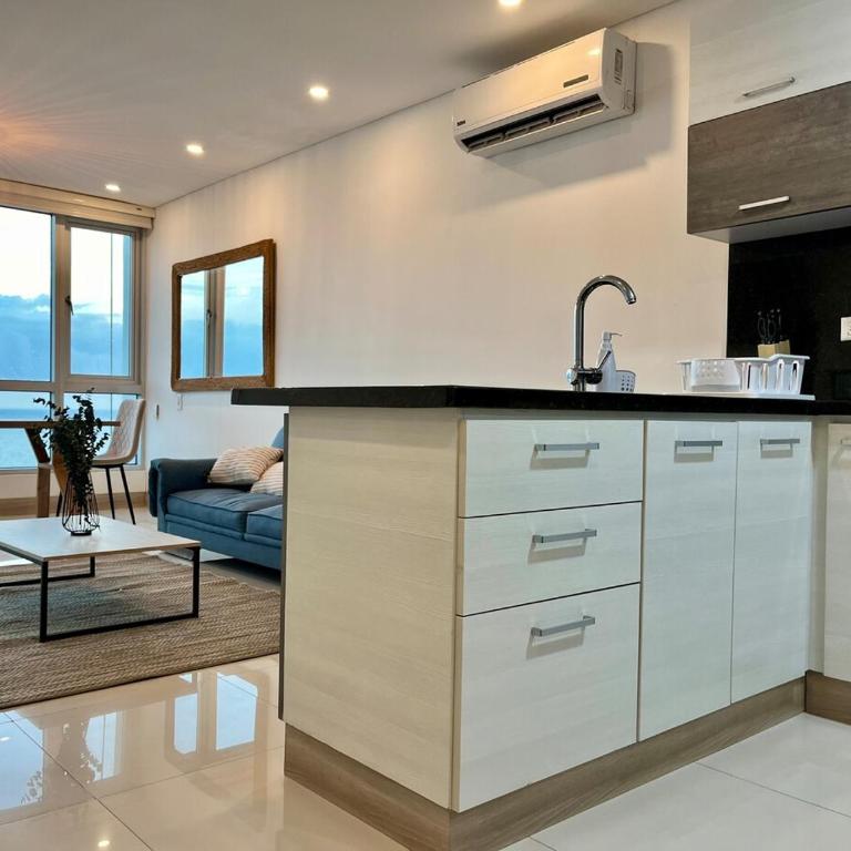 Visitors Allowed - Ocean View - 28th Floor - One-Bedroom Apartment with Balcony and Sea View - 2