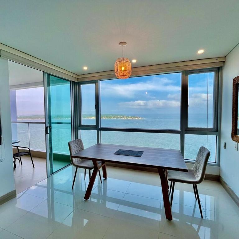 Visitors Allowed - Ocean View - 28th Floor - One-Bedroom Apartment with Balcony and Sea View - 5