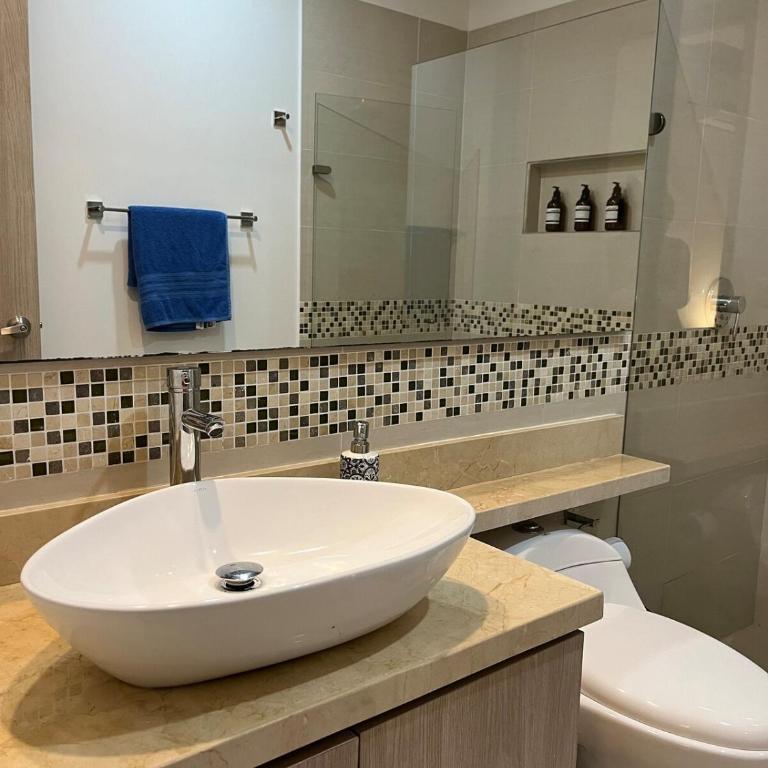 Visitors Allowed - Ocean View - 28th Floor - One-Bedroom Apartment with Balcony and Sea View - 7
