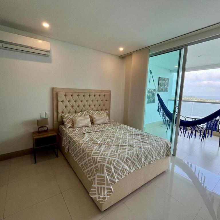 Visitors Allowed - Ocean View - 28th Floor - One-Bedroom Apartment with Balcony and Sea View - 12