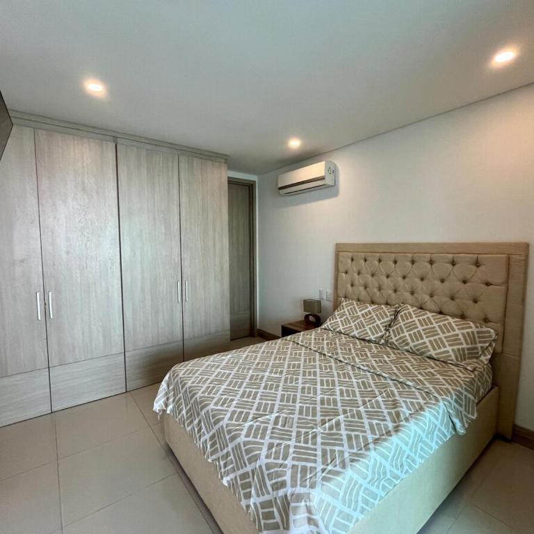 Visitors Allowed - Ocean View - 28th Floor - One-Bedroom Apartment with Balcony and Sea View - 17