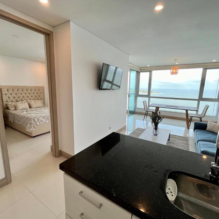 Visitors Allowed - Ocean View - 28th Floor - One-Bedroom Apartment with Balcony and Sea View - 18