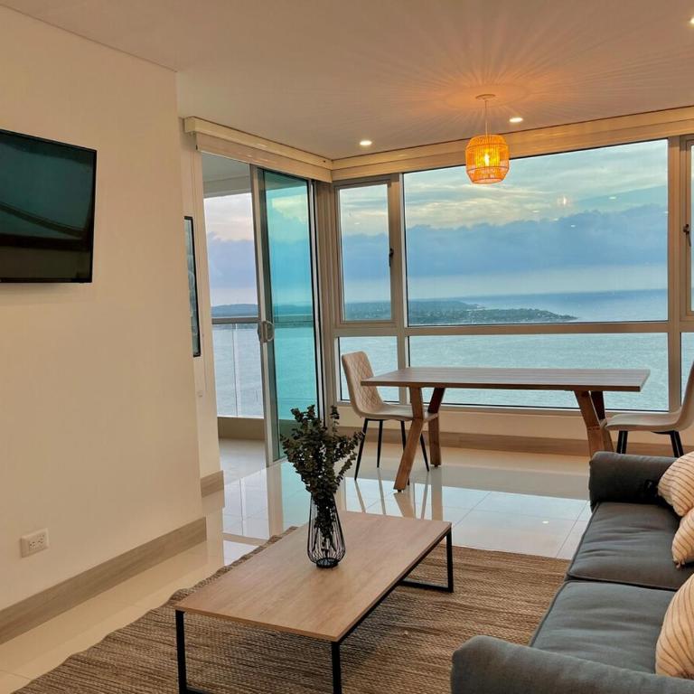 Visitors Allowed - Ocean View - 28th Floor - One-Bedroom Apartment with Balcony and Sea View - 1