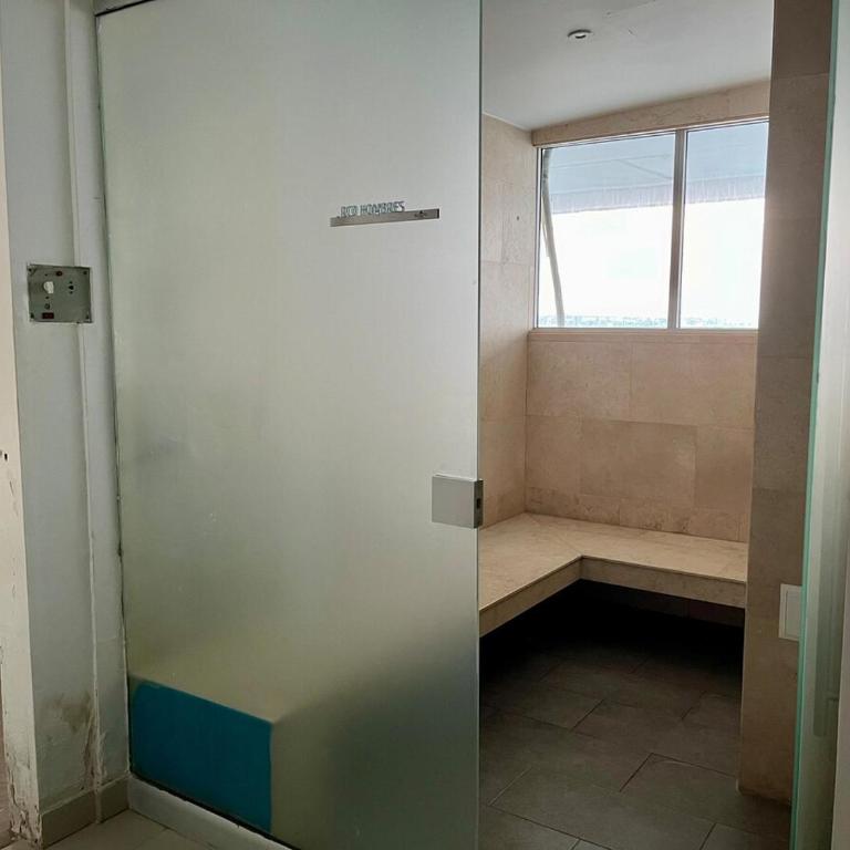 Visitors Allowed - Ocean View - 28th Floor - One-Bedroom Apartment with Balcony and Sea View - 23