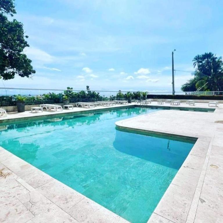 Visitors Allowed - Ocean View - 28th Floor - One-Bedroom Apartment with Balcony and Sea View - 26