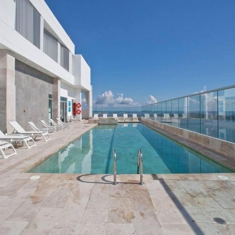 Visitors Allowed - Ocean View - 28th Floor - One-Bedroom Apartment with Balcony and Sea View - 36