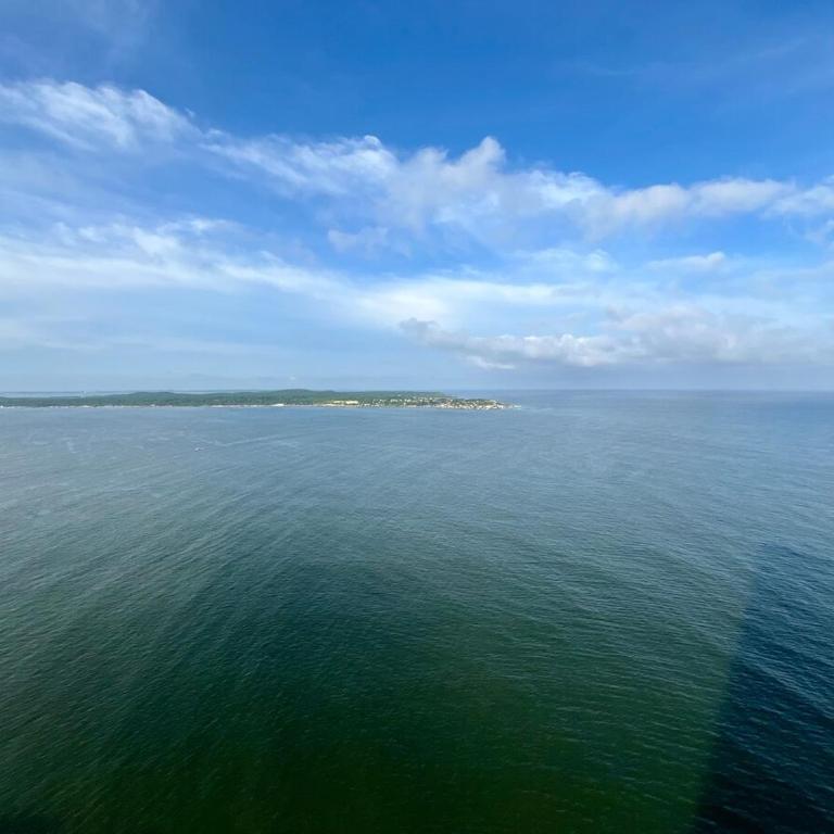 Visitors Allowed - Ocean View - 28th Floor - One-Bedroom Apartment with Balcony and Sea View - 45