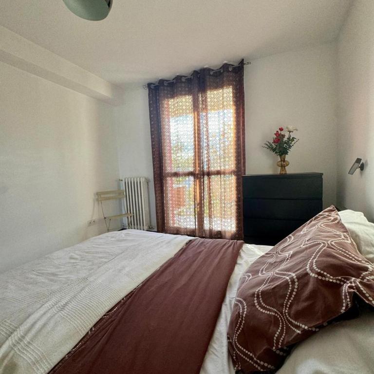 Appartement T3 pratique, proche commerces - One-Bedroom Apartment - 1