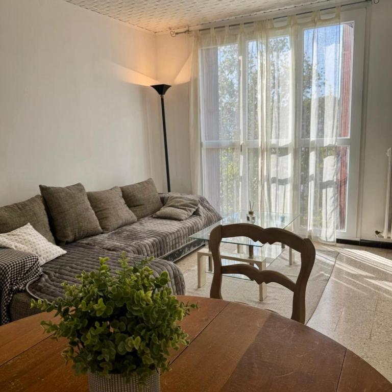 Appartement T3 pratique, proche commerces - One-Bedroom Apartment - 5