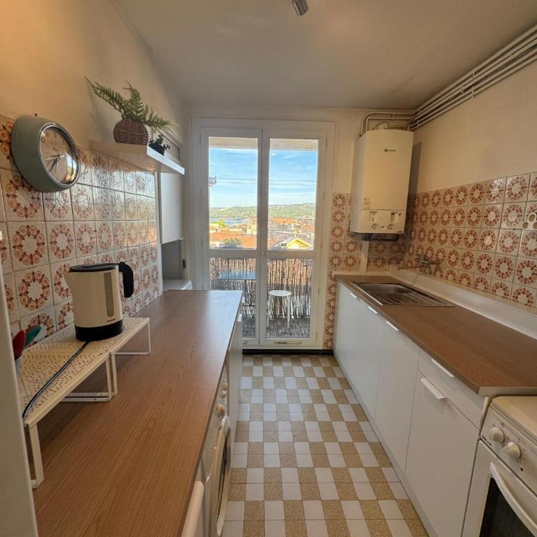 Appartement T3 pratique, proche commerces - One-Bedroom Apartment - 8