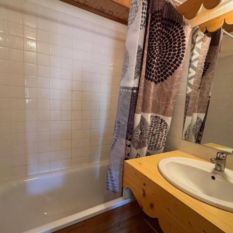 T4 6 personnes avec grand balcon piscine & sauna Risoul - Appartement - 8