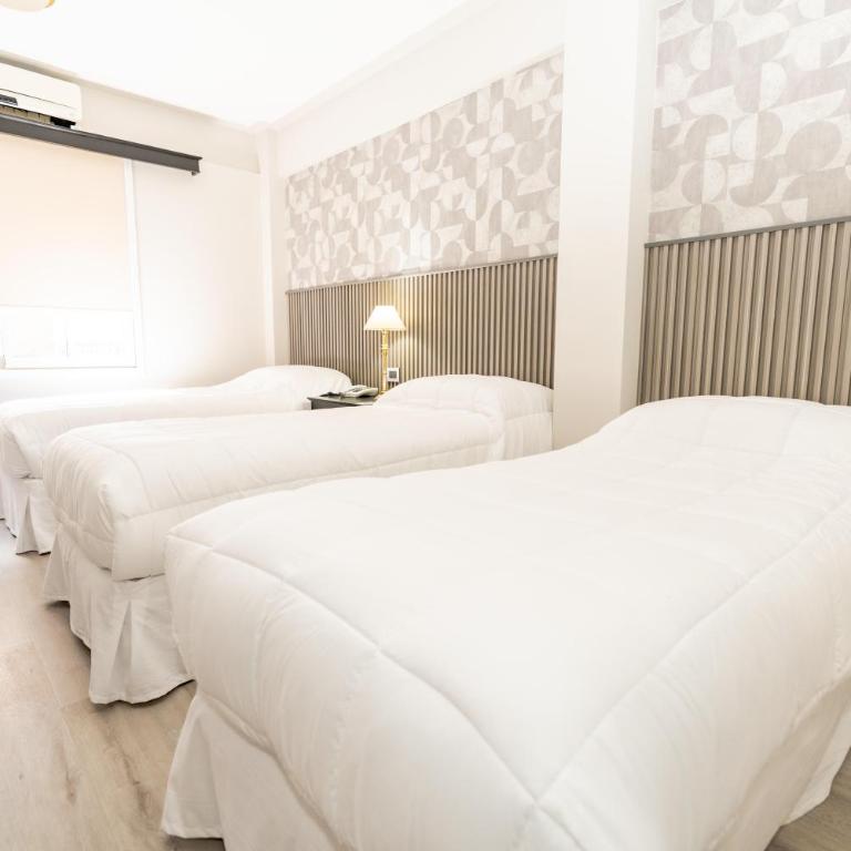 San Nicolas Plaza - Standard Triple Room - 3