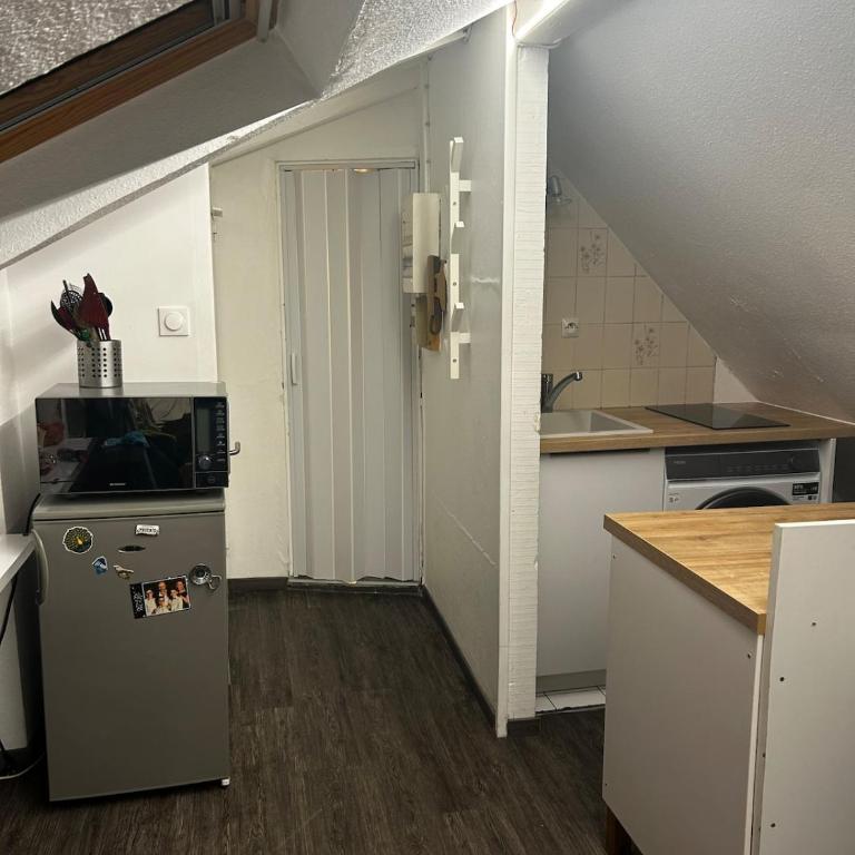 Studio cosy sous les toits - Appartement 2 Chambres - 8
