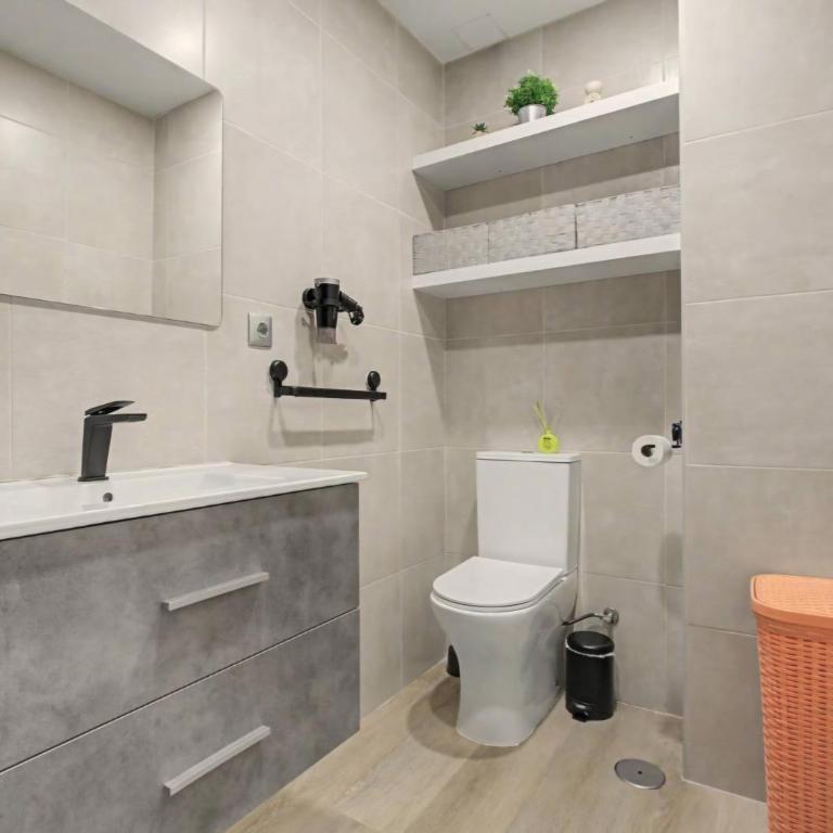 Danacris - Two-Bedroom Apartment - 12