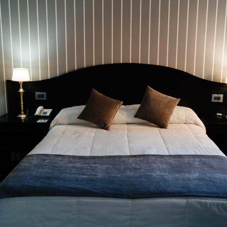 San Nicolas Plaza - Standard Queen Room - 6