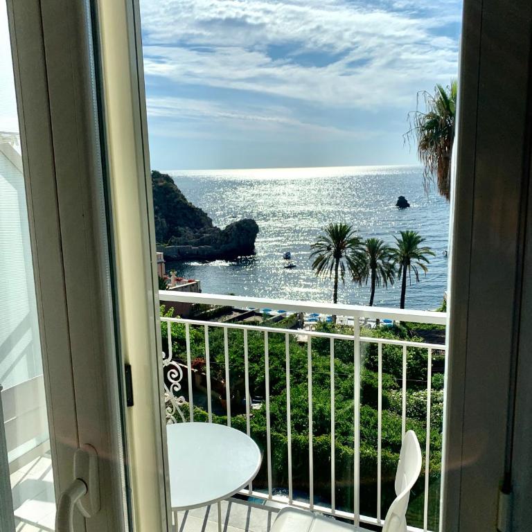 B&B A Due Passi Dal Mare - Camera Tripla Superior con Vista Mare - 9